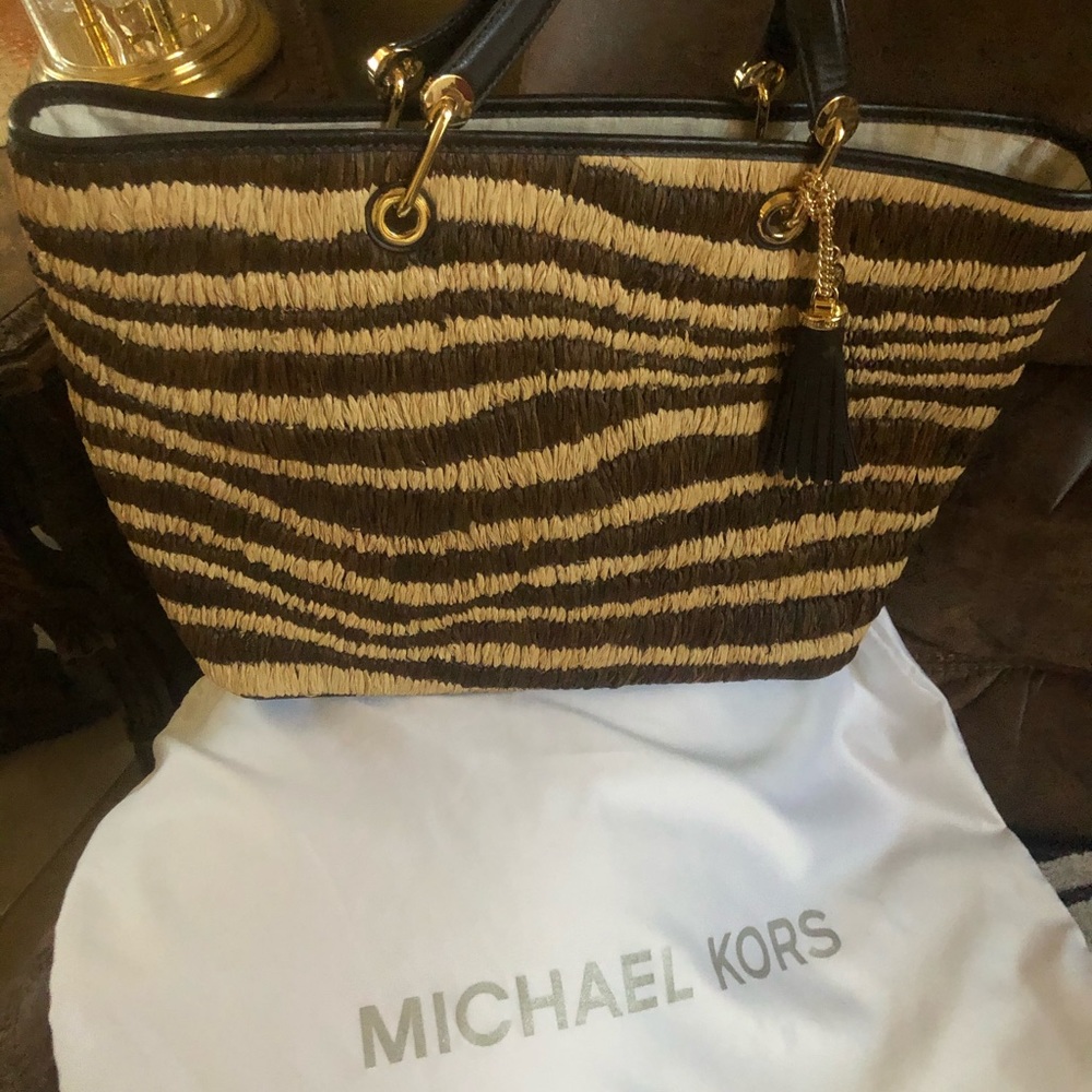 Michael Kors MalibuPurse new TV350